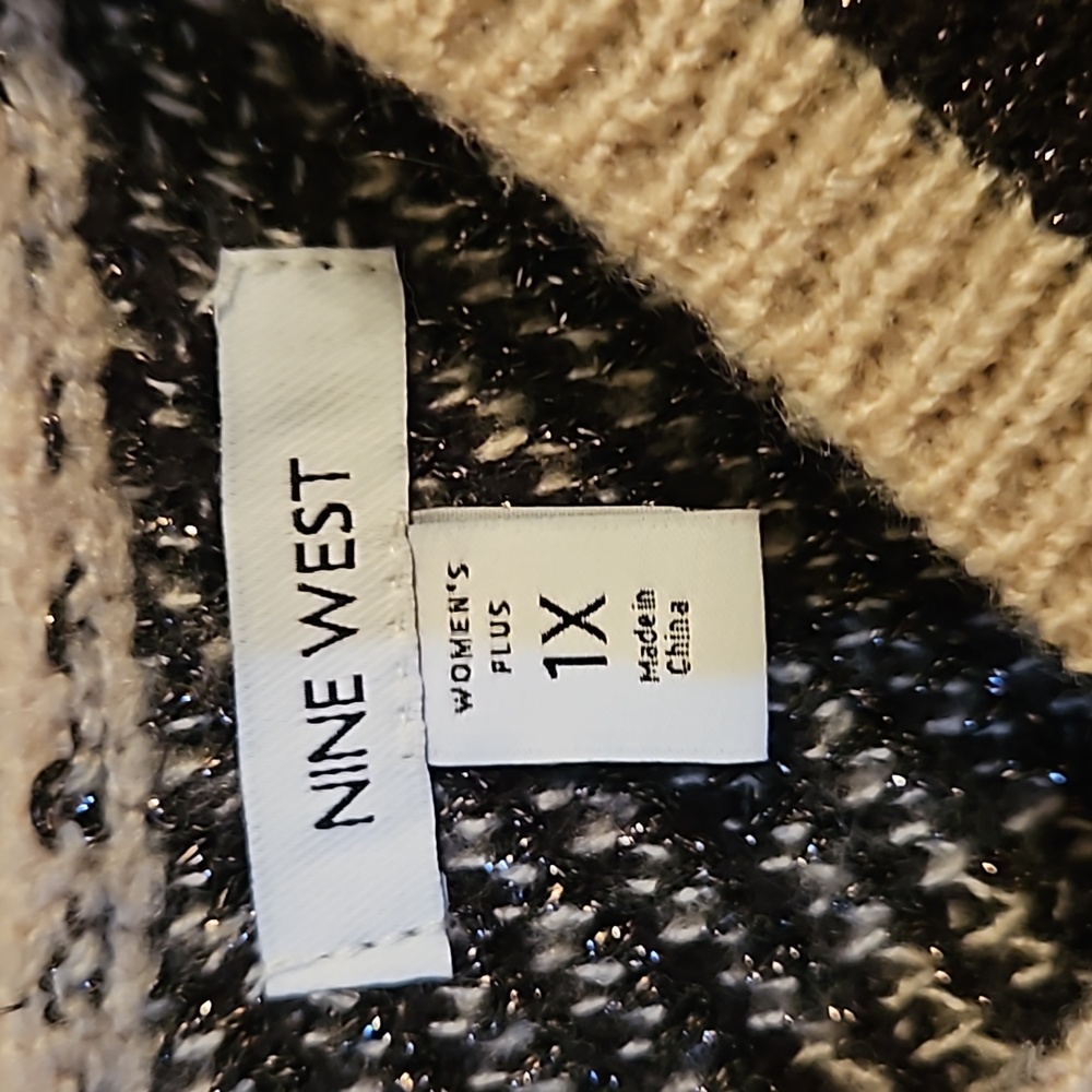 Nine West Black, white and Gray sparkle sweater. NWT, size 1X. - Picture 2 of 4